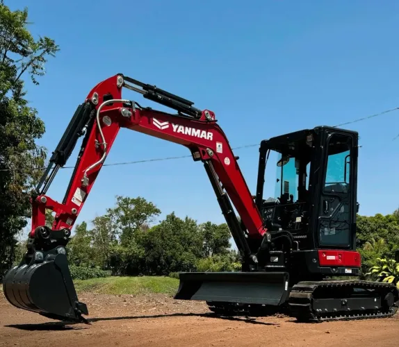 Locação de Mini Escavadeira e Bob Cat