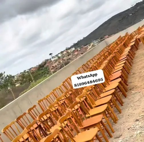 Cadeiras de madeira para eventos