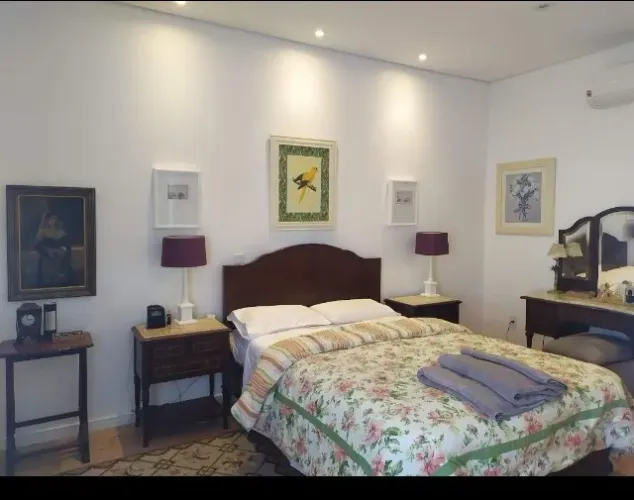 Cama de Casal c/criado-mudos Antiguario,Jacarandá maciço.