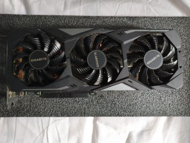 Placa de vídeo Gigabyte 2070 Super  8gb de VRAM 