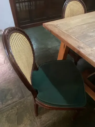 Mesa de jantar com cadeiras