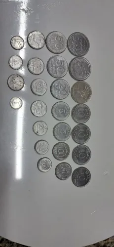 Moedas antigas brasileiras.