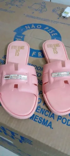 Sandália Santa Lolla Rosa com Detalhe em Strass