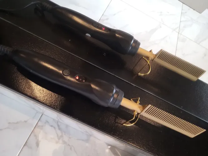 Pente chapinha elétrico alisador e modelador 220v NOVO