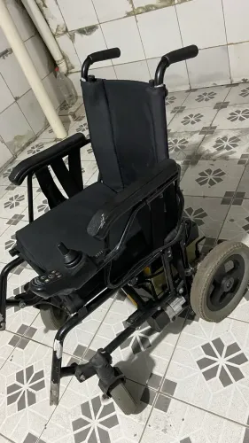 Cadeira de rodas motorizada
