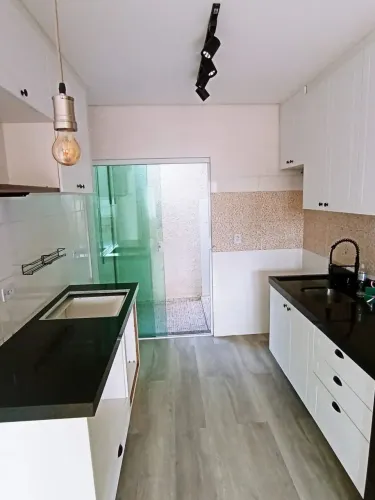 LINDA CASA EM CONDOMÍNIO DISPONÍVEL PARA COMPRA NA REGIÃO DA PARADA XV DE NOVEMBRO