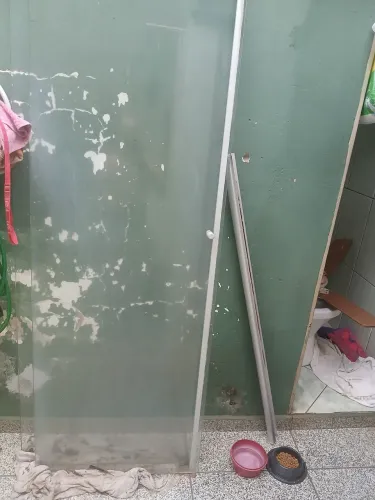 Vende box de banheiro completo