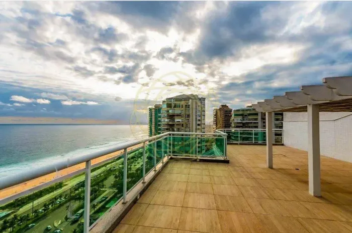 Cobertura Tríplex Condomínio Residencial Praia Barra (Barra da Tijuca) - 4 Quartos (3 Suit