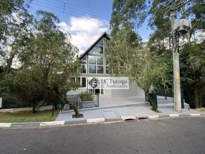 Casa em Condomínio em Granja Viana