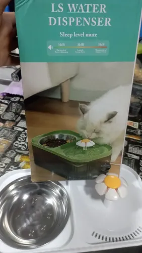 Bebedouro de água para gatos e cachorros pequenos (novo)