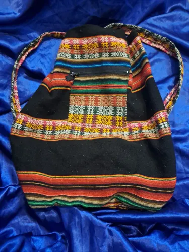 Mochila artesanal étnica boliviana vintage anos 90 grande com design vibrante