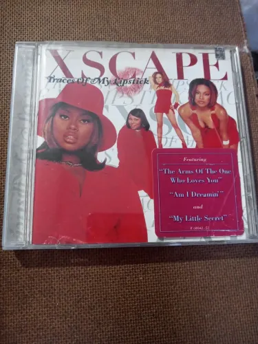 CD Xscape Traces of my Lipstick