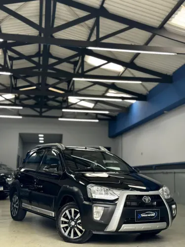 Toyota Etios Cross 1.5 Flex 16V 5P Mec. 2015