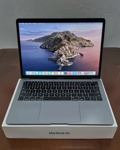 MACBOOK AIR A1932 - 2018 - 13" - I5-8210Y 2 CORES 1.6 GHZ - MEMÓRIA: 8GB - SSD: 128 GB