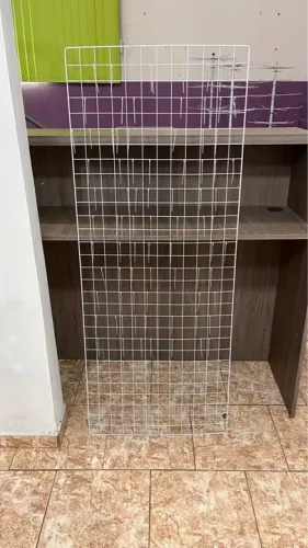 Telas e biombos de aramada para loja - grade de aço expositor