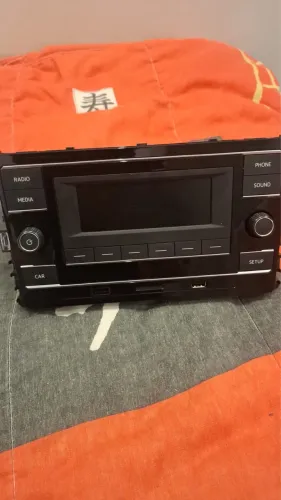 Rádio Original VW Polo Track 2024 - Estado de Novo (Bluetooth/USB)