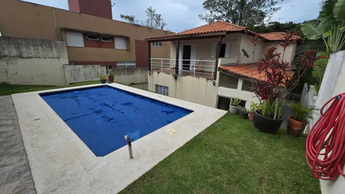 Grande Sobrado p/ Venda - 256 m² - 4 Dorms. c/ Edícula - Pq. Nova Jandira - Jandira/SP