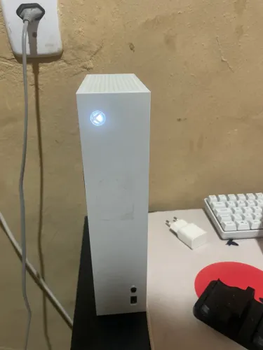 Xbox Series S Semi Novo - Perfeito Estado, Só Detalhe no Controle