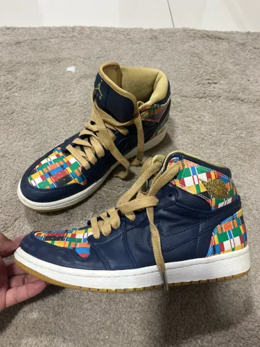 Tênis Nike Air Jordan 1 Mid SE.