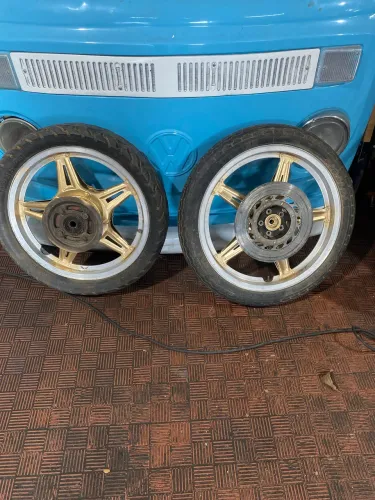Rodas cb400