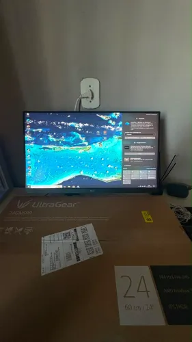 Monitor LG Ultragear 24P e Braço Articulado