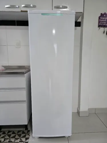 Freezer Vertical Consul Slim 142L (CVU.20) 220V - Excelente Estado (Retirada no Local)