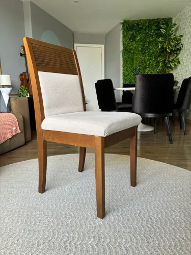 Vendo kit 6 cadeiras de madeira para mesa de jantar 