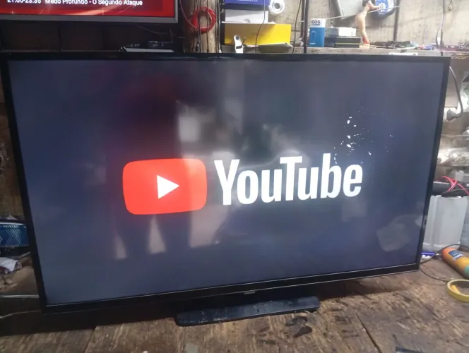 Smart tv Samsung 40 polegadas funcionando normalmente