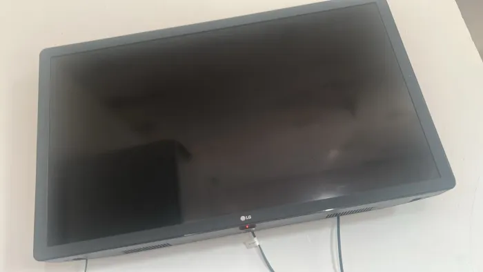 Vende-se Tv 32 polegadas smart LG