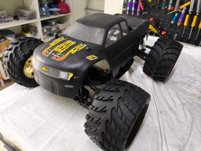 Chassi GS Racing Storm EVO 1/8 - O "Tanque de Guerra" 