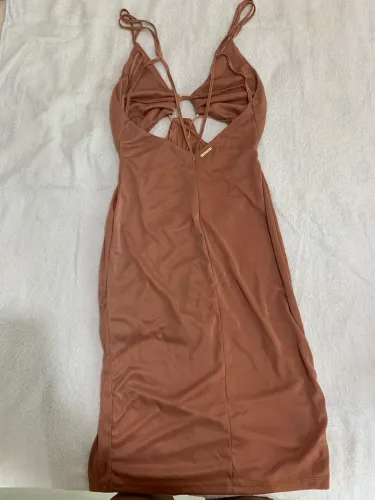 Vende-se vestido belíssimo de festa, super elegante 