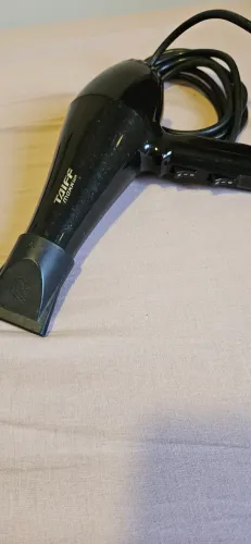 Secador de cabelo Taiff e acessórios