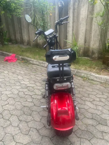 Scooter elétrica - vermelha semi nova 