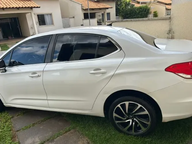 Citroen C4 Lounge Tendance 2.0 Flex 4P Aut. 2015
