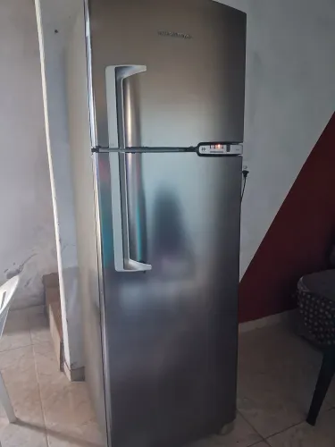 Geladeira inox Brastemp BRM 42EKNNA20