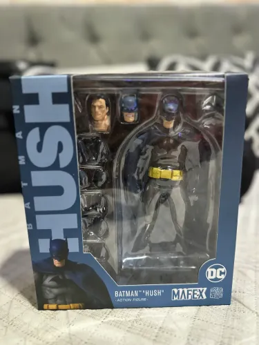 Batman Hush Mafex (Versão Azul) - Completo e Novo (Aberto apenas para Review)