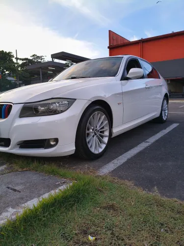 BMW 320I A 2010