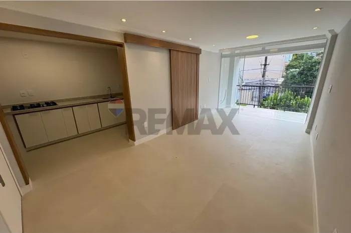 Apartamento Reformado nas Graças: Conforto e Praticidade