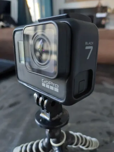 GoPro Hero 7 Black com acessórios