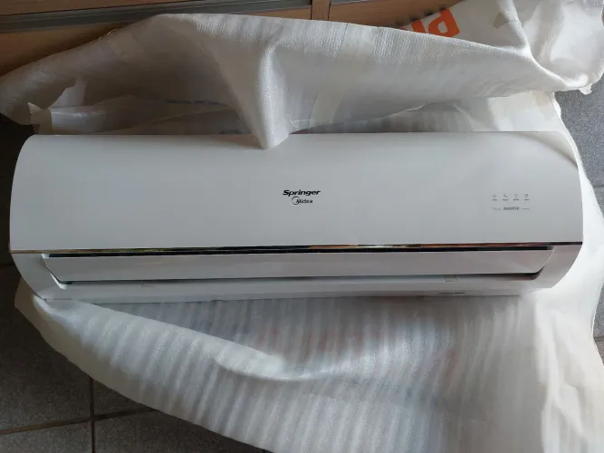 2 Ar Condicionado MIDEA Q/F - 18000 e 22000