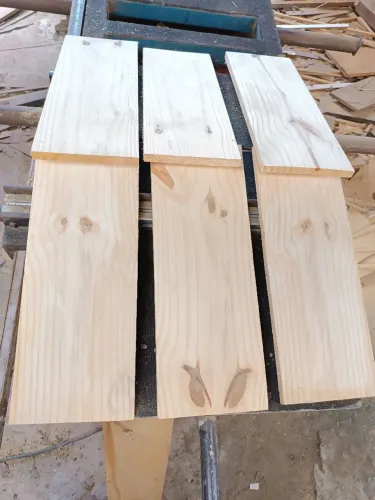 6 tábuas prateleiras de Pinus 0.45 x 0.19