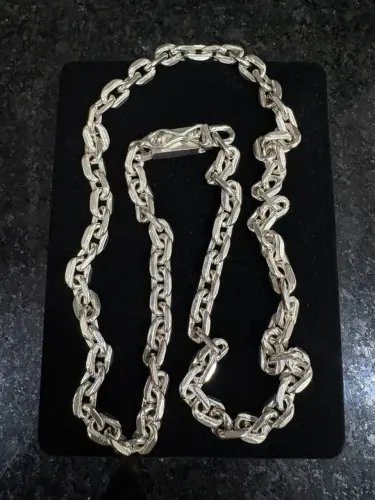 Vendo corrente de prata (tipo cadeado)