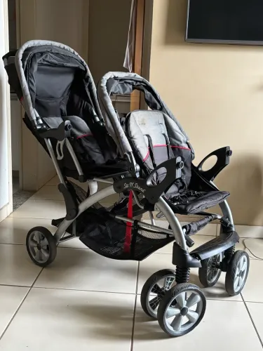 Carrinho duplo bebê