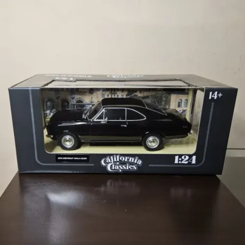 Miniatura Opala Coupe Preto Chevrolet (1976) - California Classics - 1/24