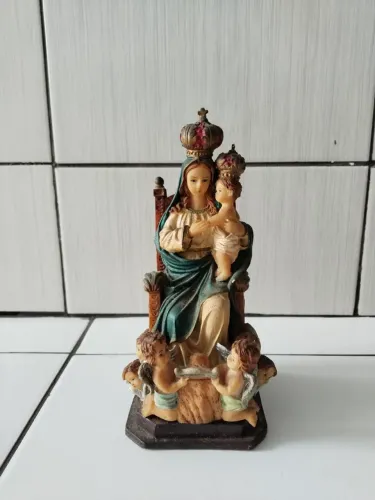 Imagem Nossa Sra.Monte Serrat. 20cm. Resina.