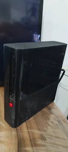 Xbox 360 super slim para retirar peças luz vermelha