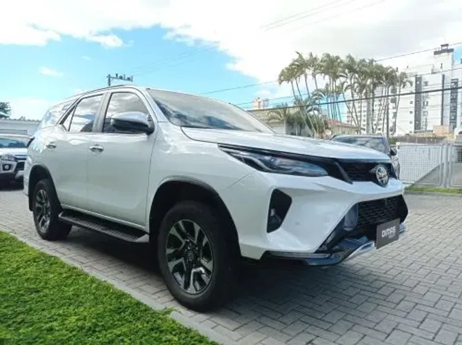 Toyota Hilux SW4 GRS 2.8 TB 4X4 Diesel Aut. 2024
