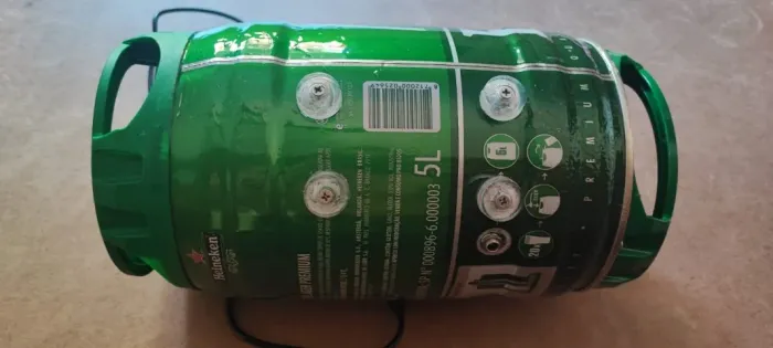 Som No Barril Heineken - 100w Rms