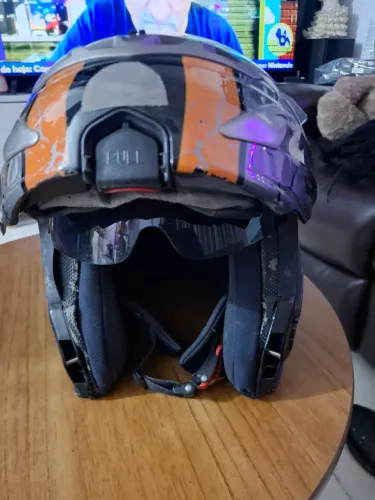 Capacete LS2 ( ROBOCOP) TAMANHO 60