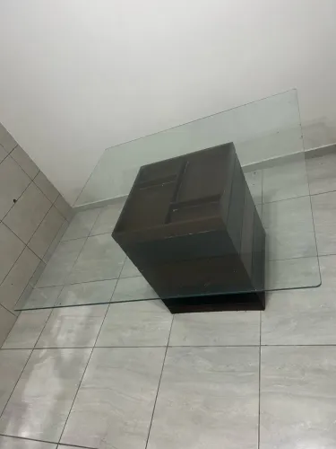 Mesa de Jantar com Tampo de Vidro 1,40 x 1,40 m- Base de Madeira